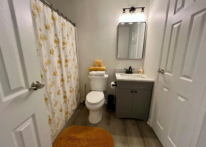 Holiday home 4 Bed Ranch-fire Pit-pet & Kid Friendly-king Bed-arcade *